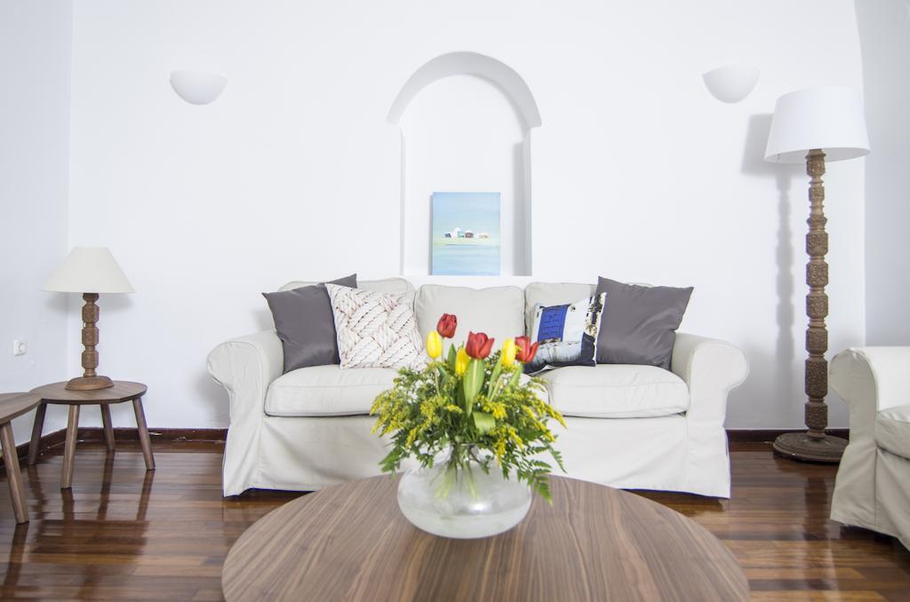 Erofili Fira (Santorini)